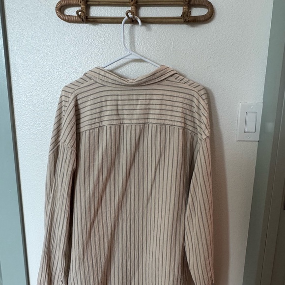 Abercrombie & Fitch Beige Striped Casual Button-Down Shirt - Picture 2 of 3
